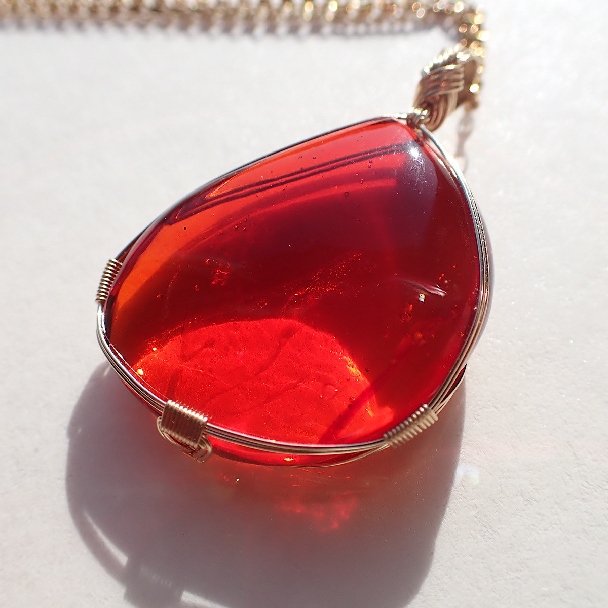 女神巻き®︎アンダラクリスタル《レッド》のペンダントトップ