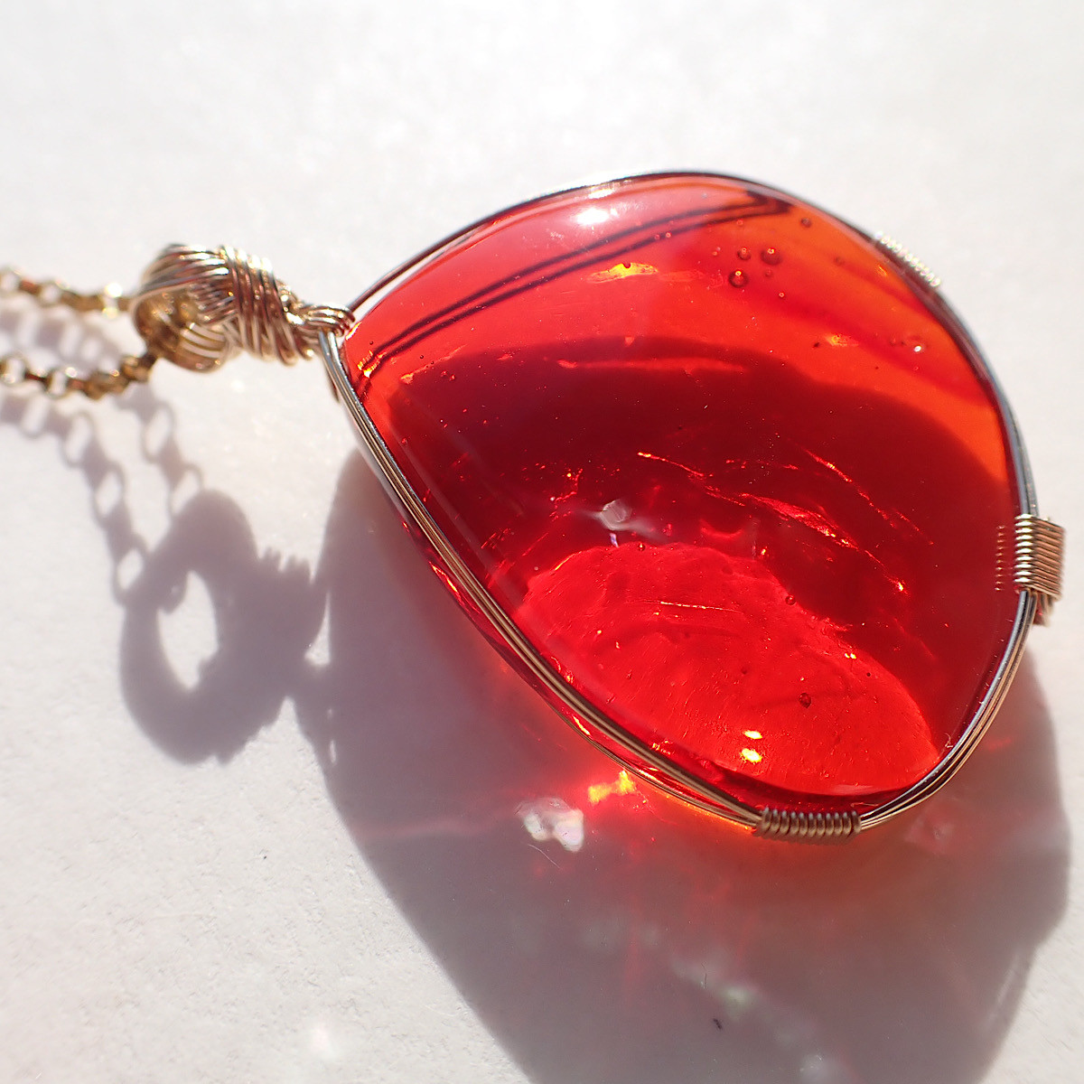 女神巻き®︎アンダラクリスタル《レッド》のペンダントトップ