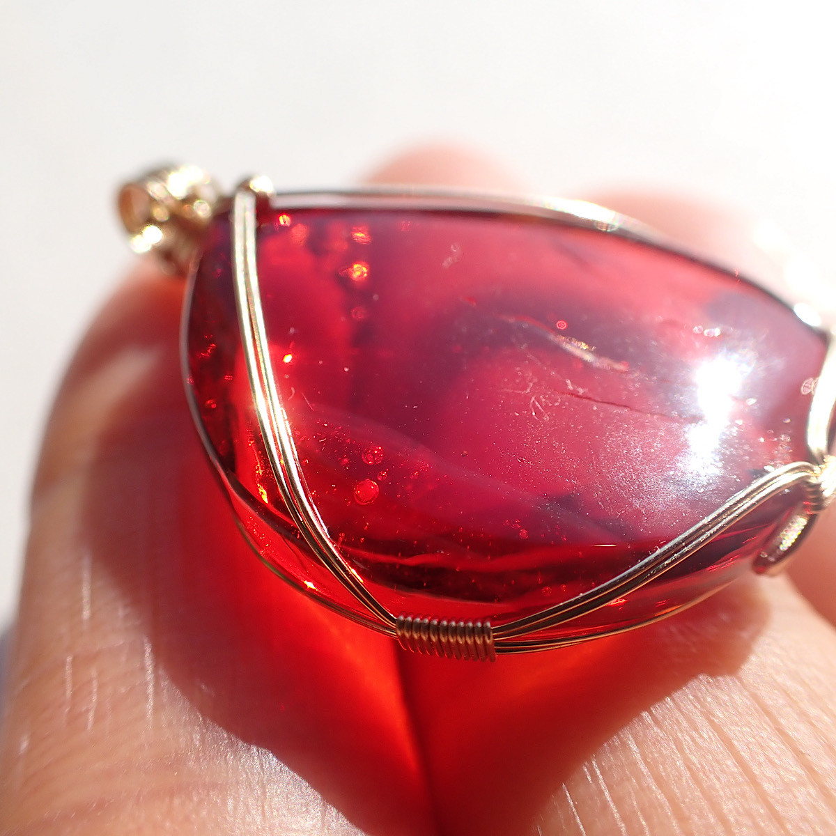 女神巻き®︎アンダラクリスタル《レッド》のペンダントトップ