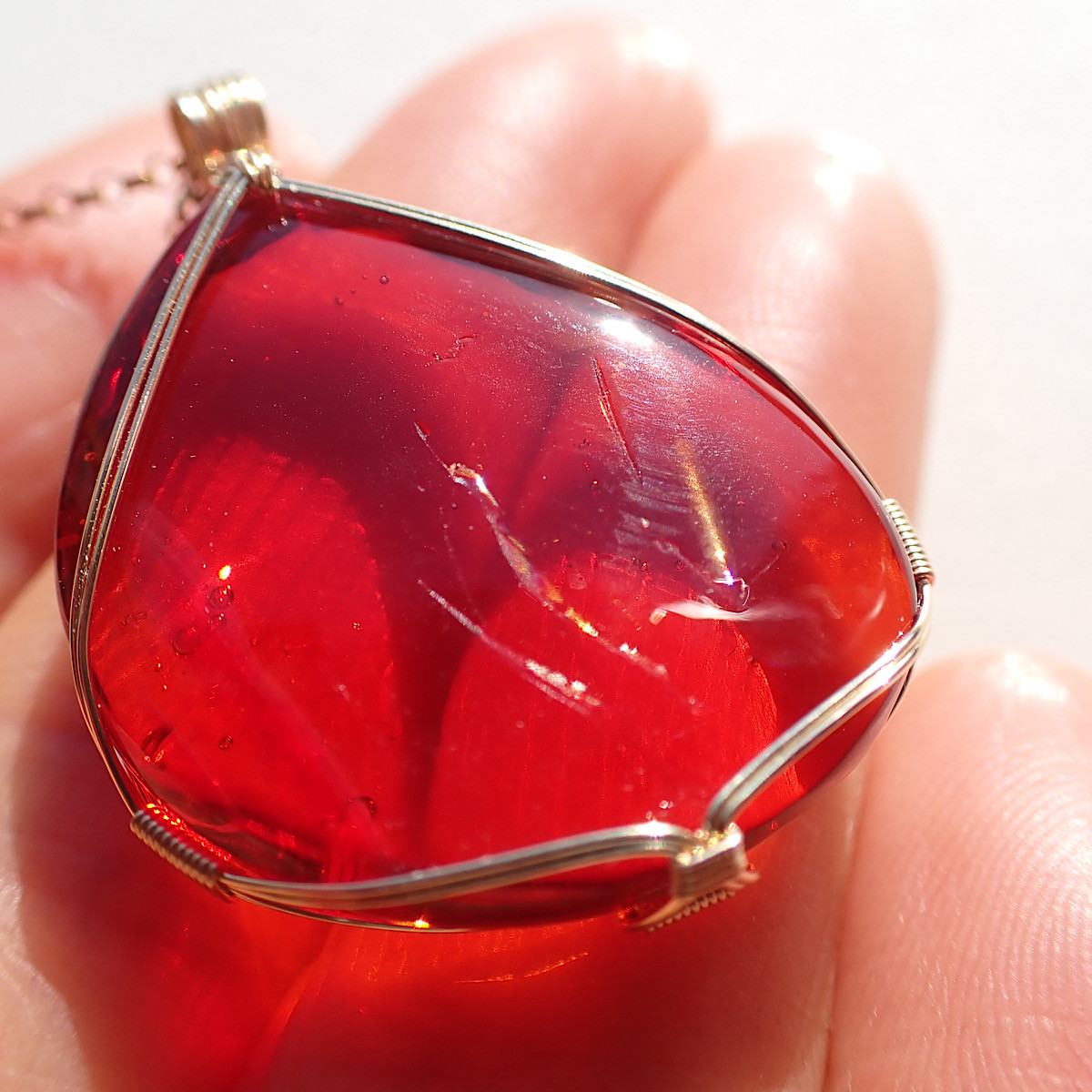 女神巻き®︎アンダラクリスタル《レッド》のペンダントトップ