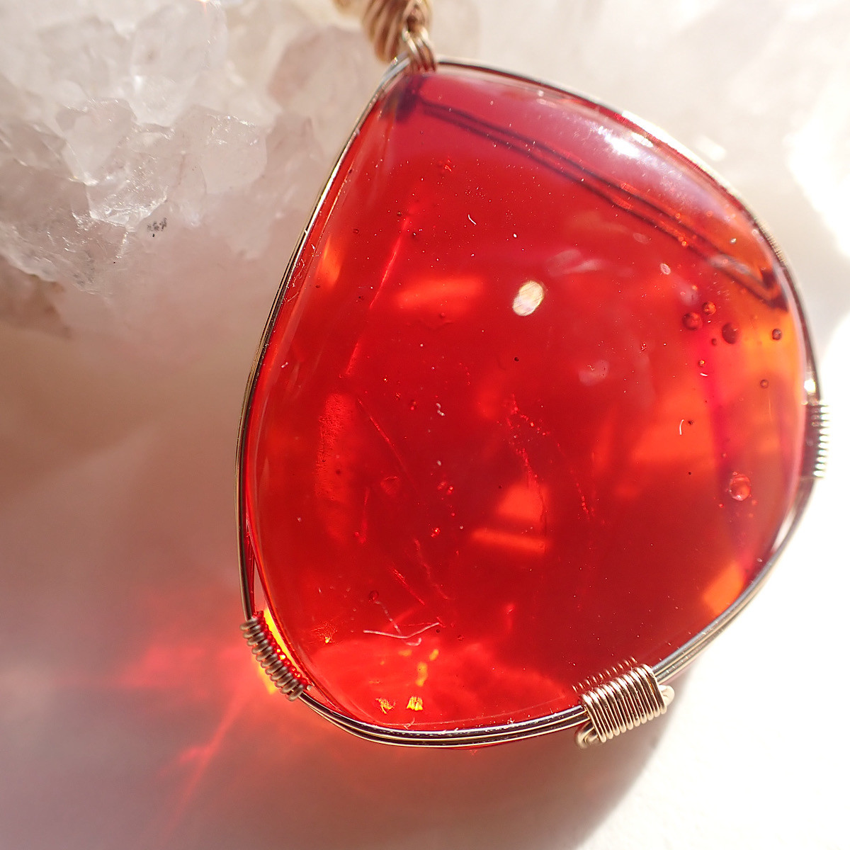 女神巻き®︎アンダラクリスタル《レッド》のペンダントトップ