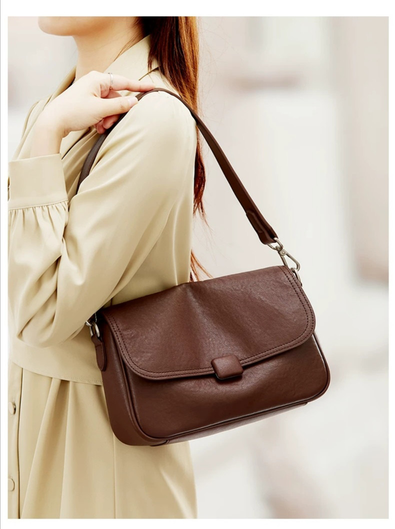 斜め掛けバッグ クーリエバッグ 肩掛 けカジュアル レディース パッチワーク ファー ボア 通勤 ミニトート キャメル