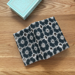 ミナペルホネン ブックカバー 文庫本 symphony mina perhonen の刺繍