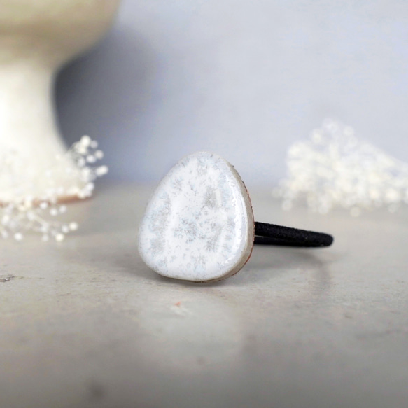 TH-102 | Mino Ware 復古瓷磚髮圈（雪景圖案，皮革飾面） 第1張的照片