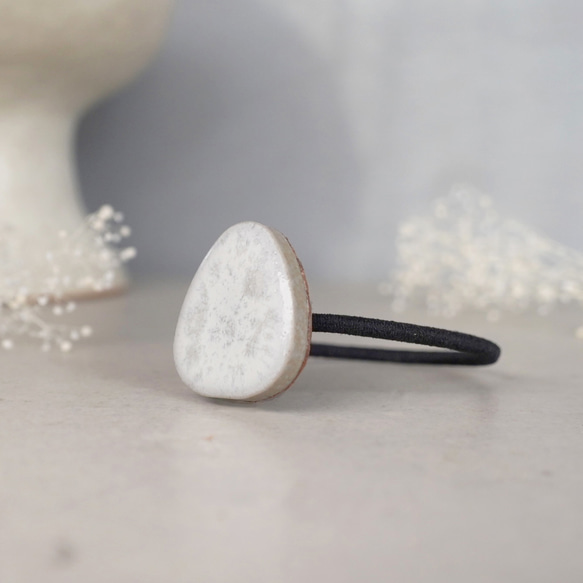 TH-102 | Mino Ware 復古瓷磚髮圈（雪景圖案，皮革飾面） 第3張的照片