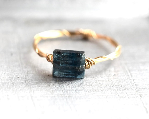 インディゴブルーカイヤナイト スクエアカット5mm/ リング /ゴールド