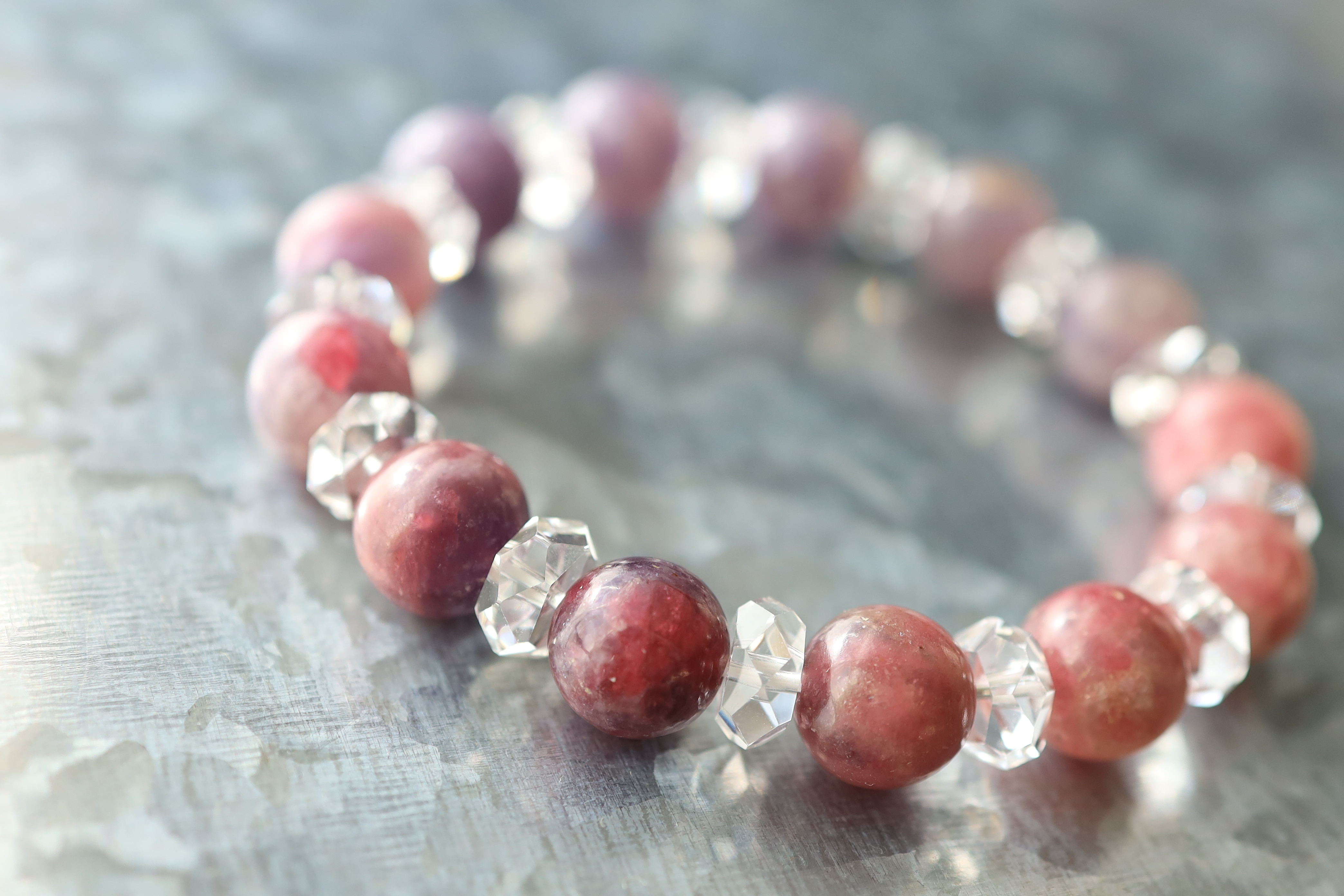 …☆超希少石☆ペグマタイト鉱物☆ユニコーンストーン：約10.5ミリ＆水晶☆…☆天然石ブレスレット☆…