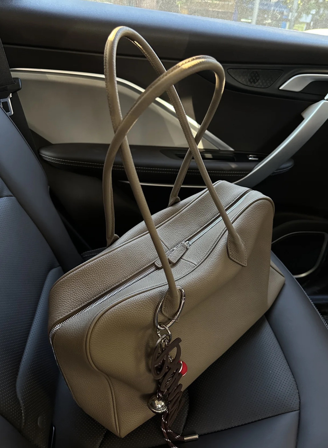 本革トートバッグ グレージュ(大きい)｜肩掛けOK｜PC収納｜シンプル｜大容量 40×24×13｜