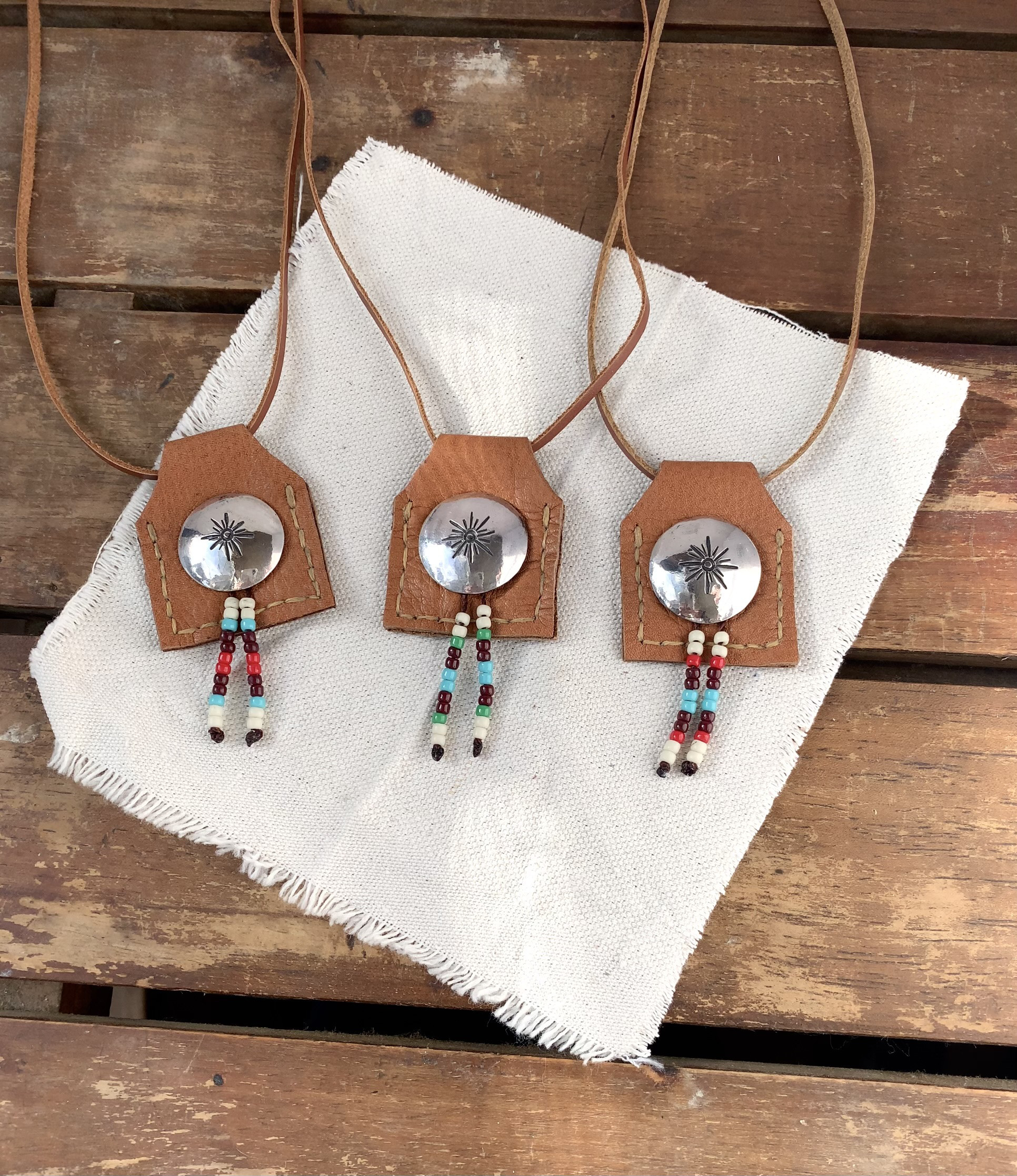 Sun | シルバーコンチョとレザーのペンダント | Silver950 | 革紐つき