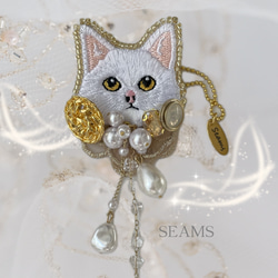 猫と花レトロフラワー刺繍ブローチ ブローチ Mogumogu☺︎ 通販