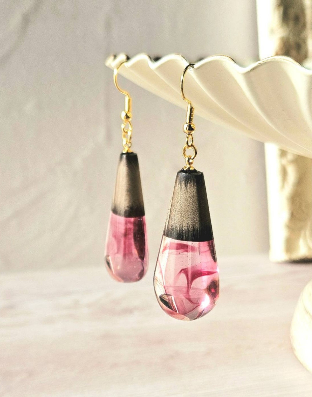 〜品よくまとまる〜【神代杉】ウッドレジンピアス/イヤリング　時を纏うパープル