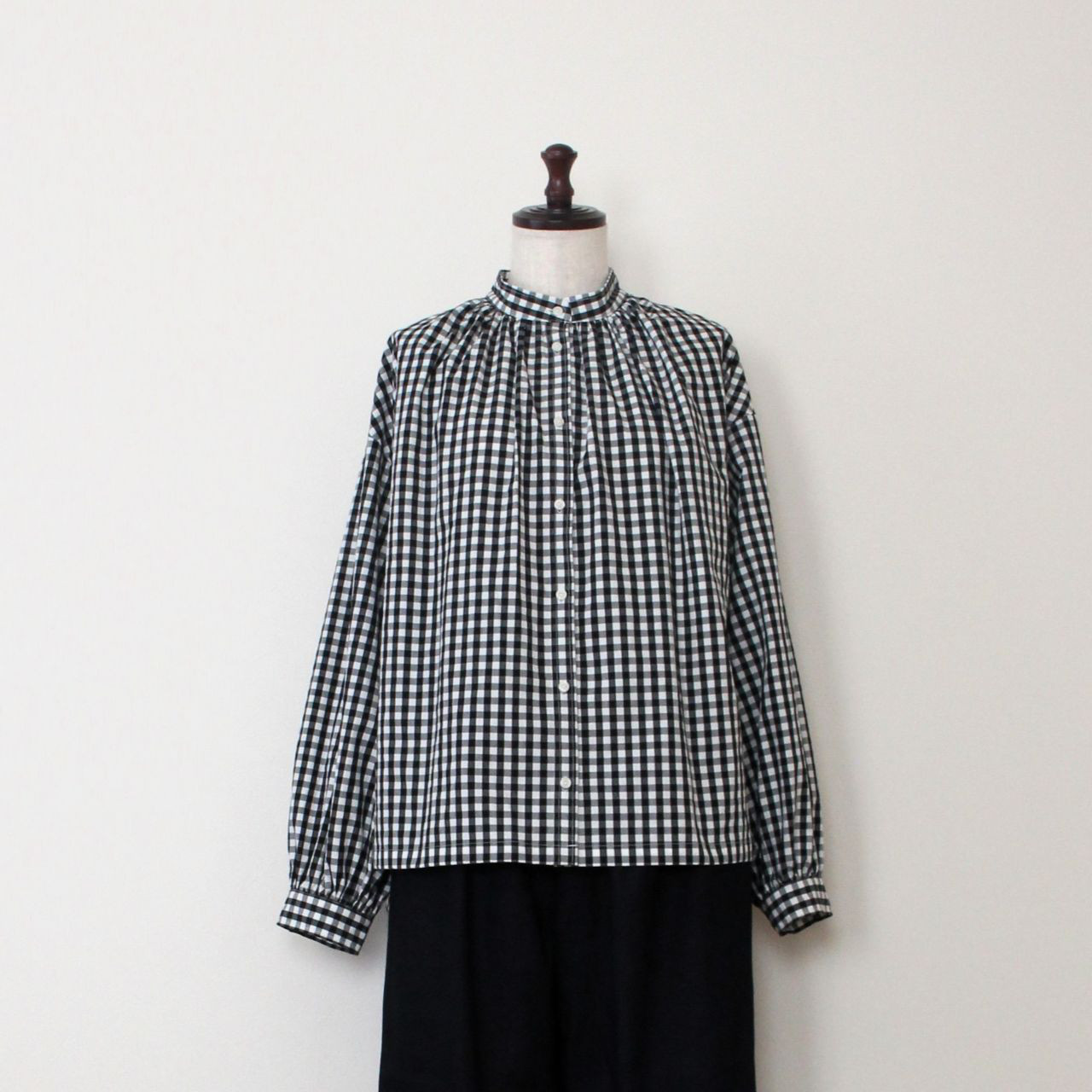 日本製《2026SS》コットン100％ギンガムチェックスタンドカラーギャザーブラウス