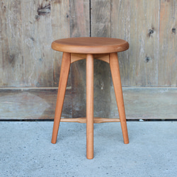 ヒノキ香る天然無垢丸太スツール｜森を歩くようにリラックスできる