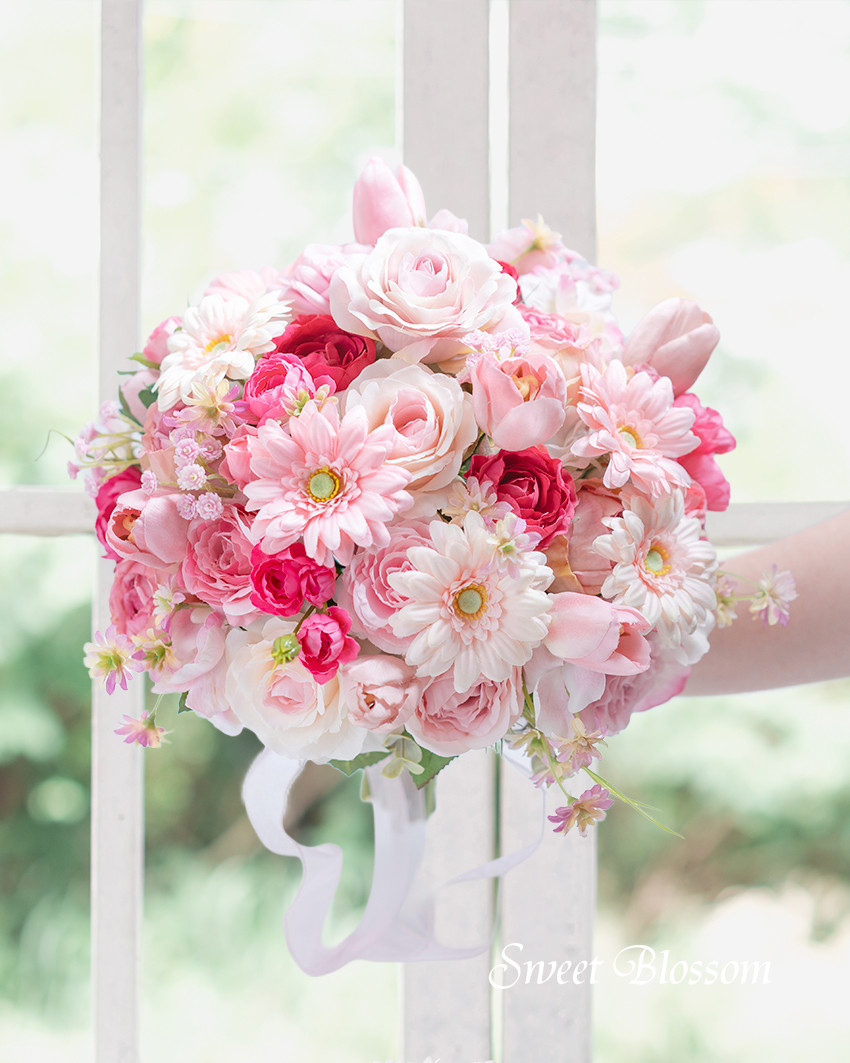 【オーダーメイド】ピンクグラデーションのクラッチブーケ＆ブートニア