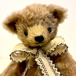 ベージュ色カーリーモヘア使用】グラスアイ巻き毛のテディベア 24cm