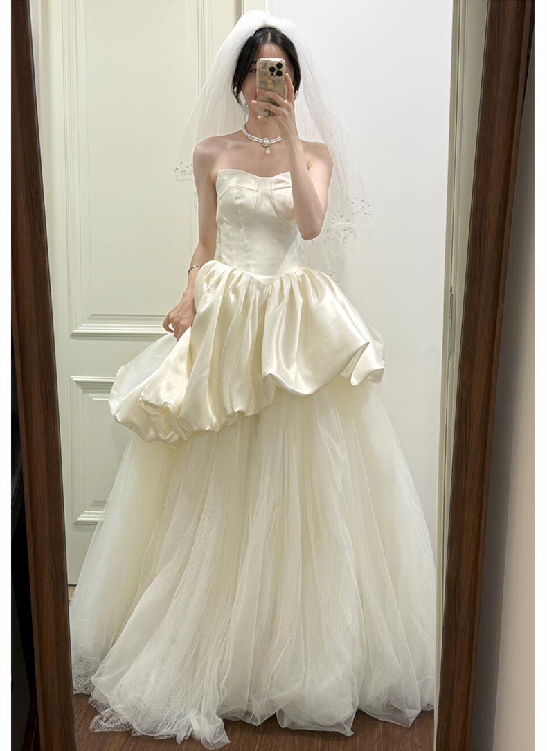 ウェディングドレス 白 黒 ノースリーブ シンプル 高級感 花嫁 パーティー 演奏会 前撮り お呼ばれ AK479