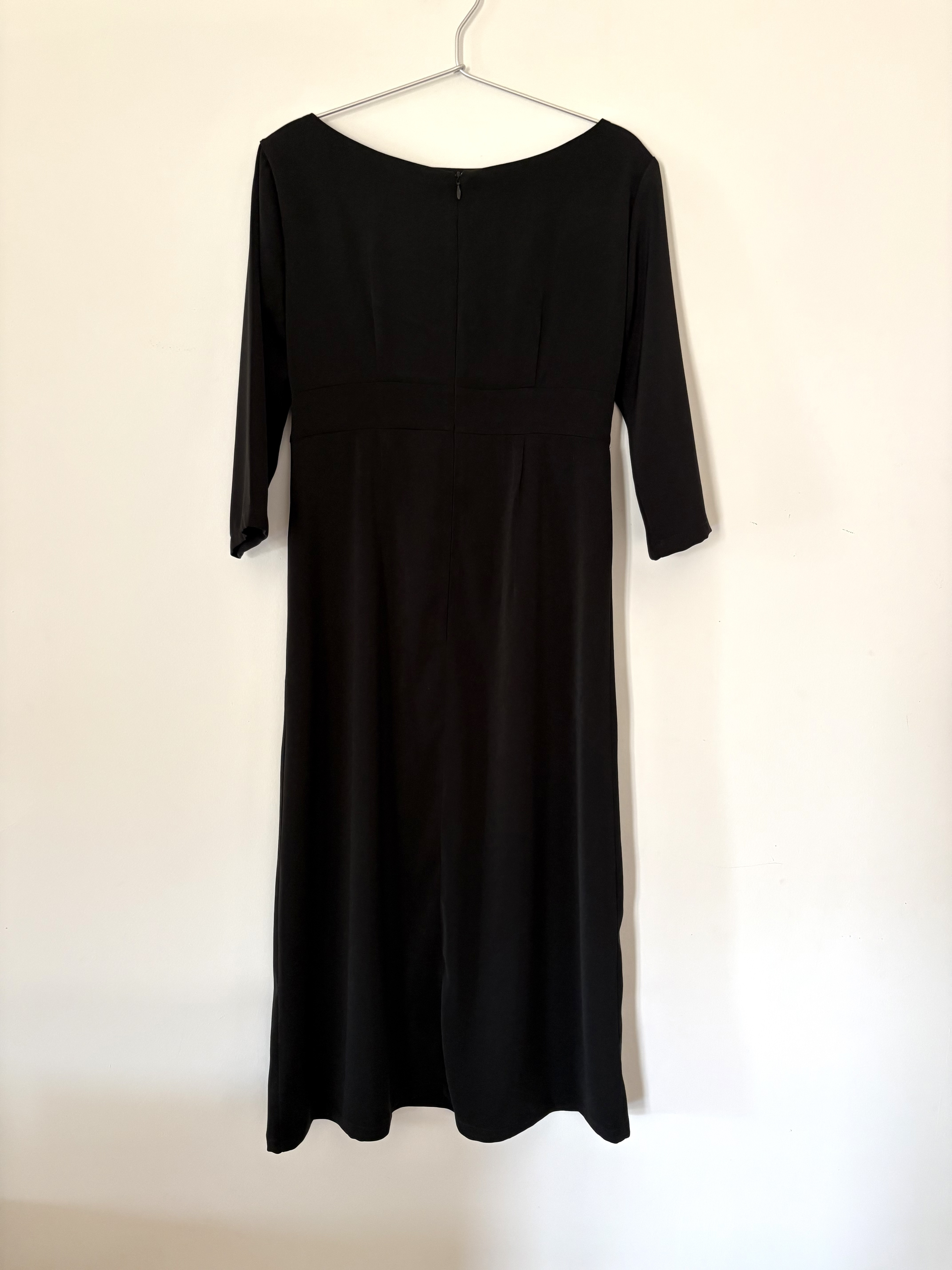 大人のためのきちんと感のある上品フォーマルワンピース。ギャザー入り。Ｓ〜L。送料無料