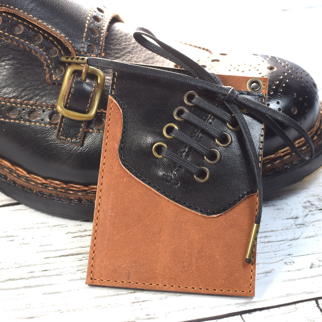 【靴職人が作る】サドルシューズをモチーフにしたレザーカードケース【黒x茶】