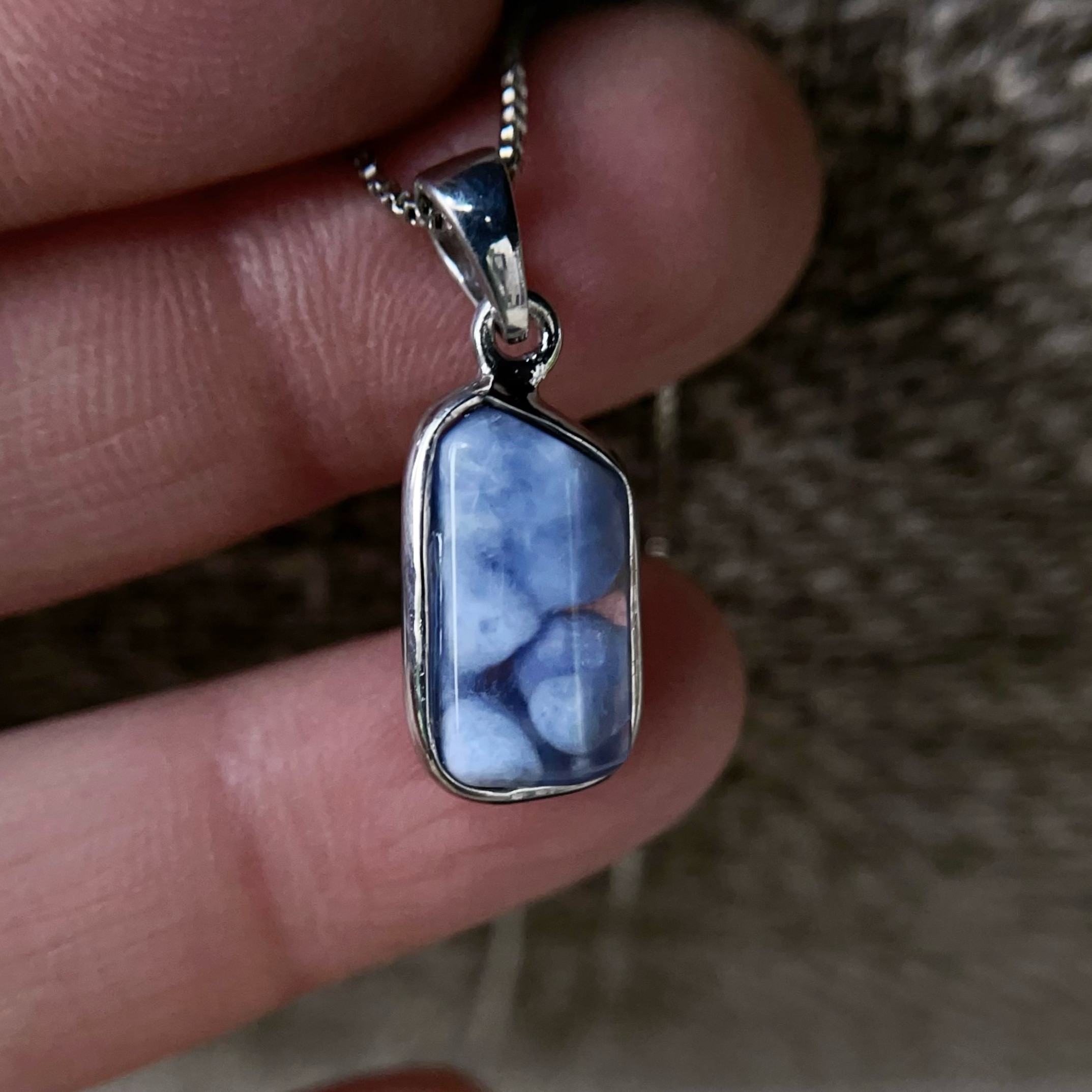 天然無処理　 ふわふわ　デュモルチェライト ペンダント　No256