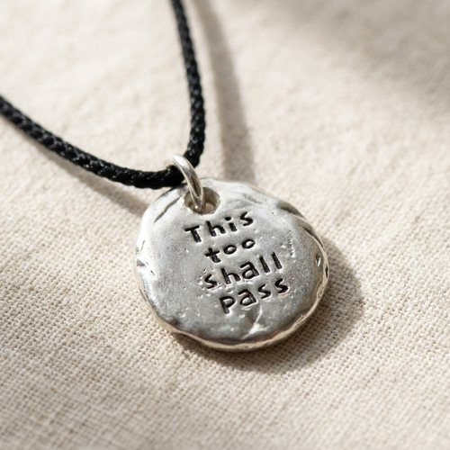This too shall pass】シルバー925 メッセージネックレス 刻印 「これ