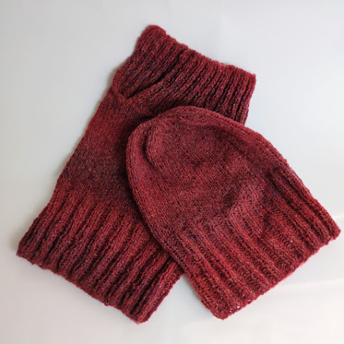 【お値引き５００円・受注制作】ニット帽とネックウォーマーカウルのセットアップ