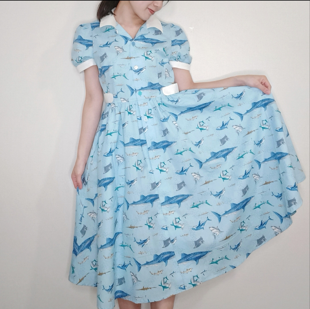 お魚柄オープンカラーワンピース