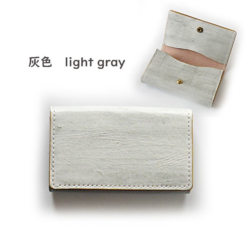 岩絵の具で染めた名刺入れ　灰色（ライトグレイ）【受注制作】