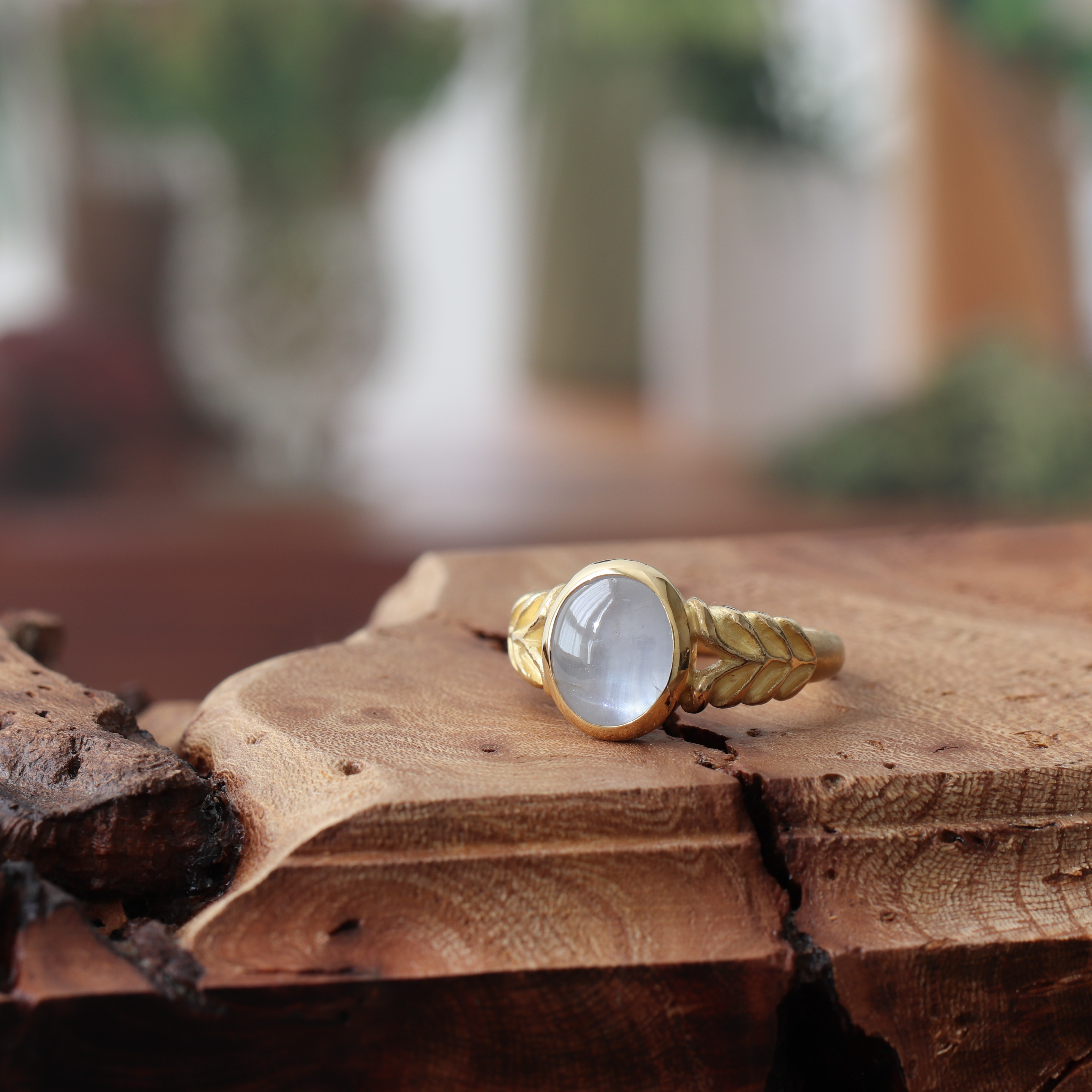 ホワイトスターサファイアリング【K18】