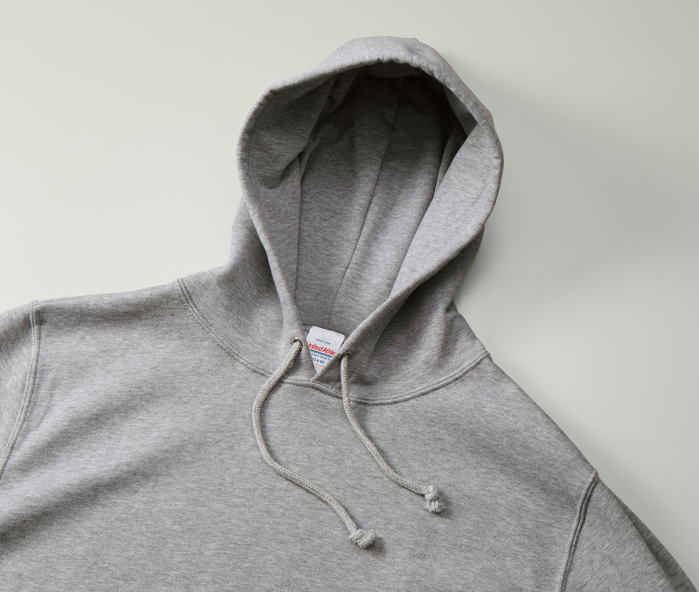 猫の鼻ちょん刺繍入りオリジナルパーカー