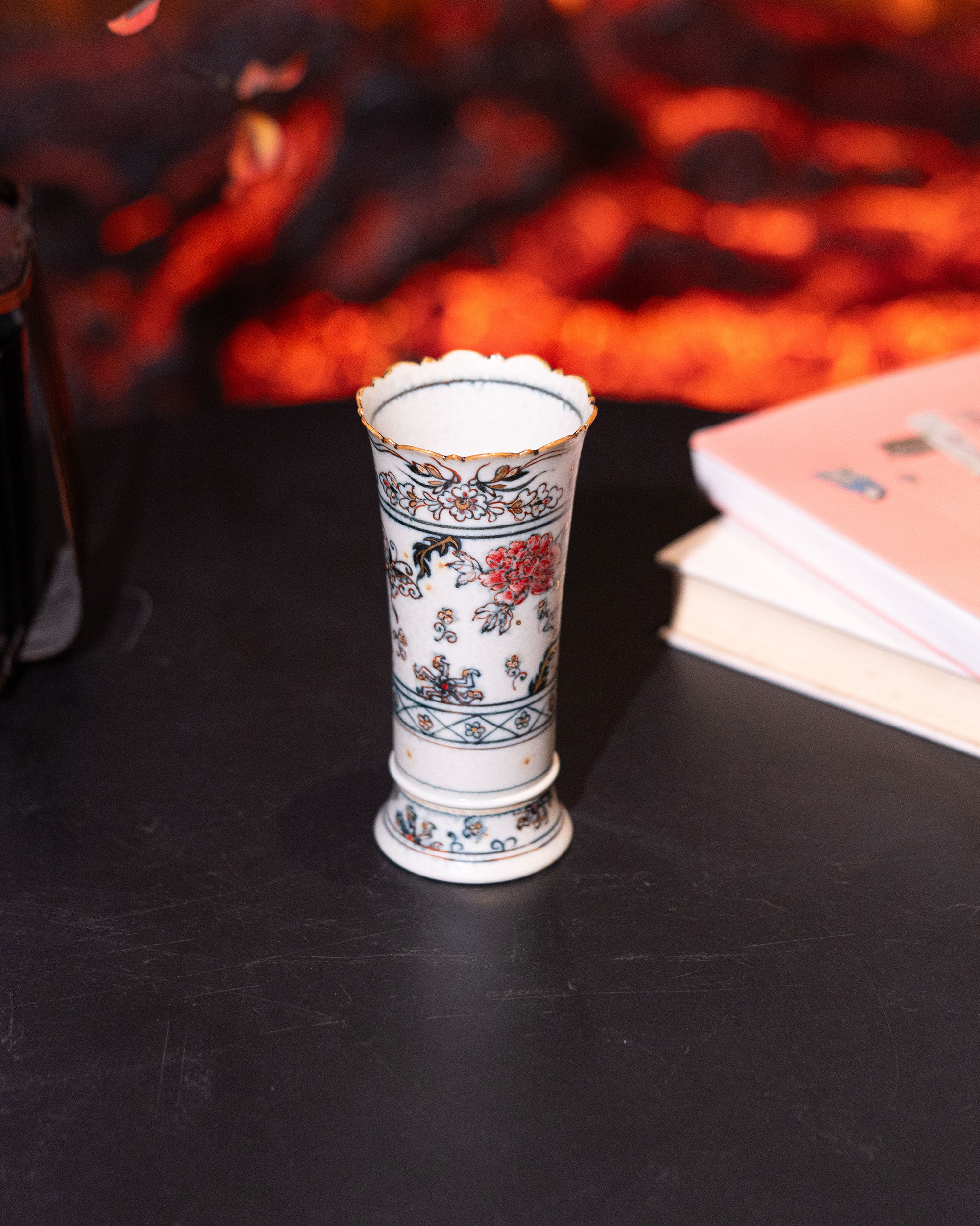 青花染付×描金「盼春」蝶恋花 花瓶｜宋風・觚形花器（花觚）｜景徳鎮ハンドメイド