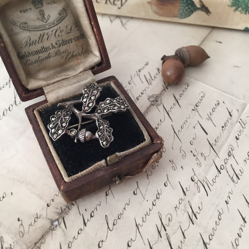 2006年クリスマスチャリティ ブローチ どんぐり 2006年クリスマス