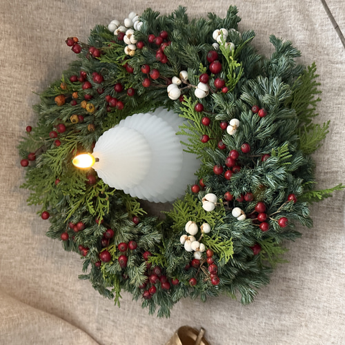 クリスマスからお正月まで フレッシュグリーンと紅白のリース リース