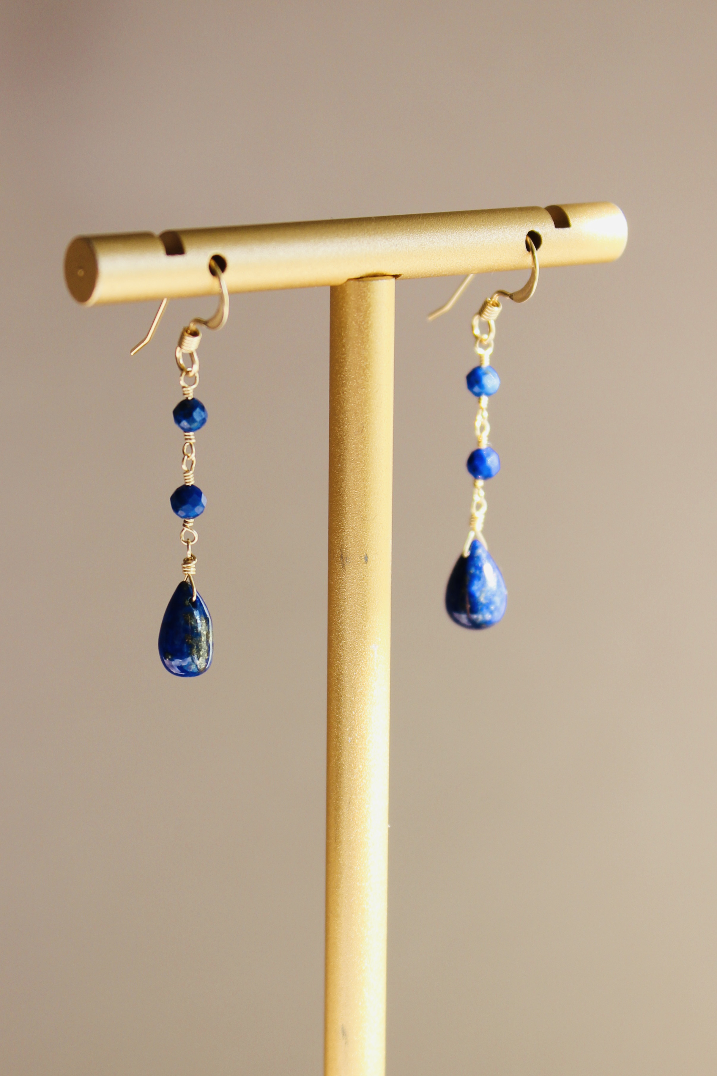 【高品質】【12月誕生石】ラピスラズリのピアス(イヤリング)