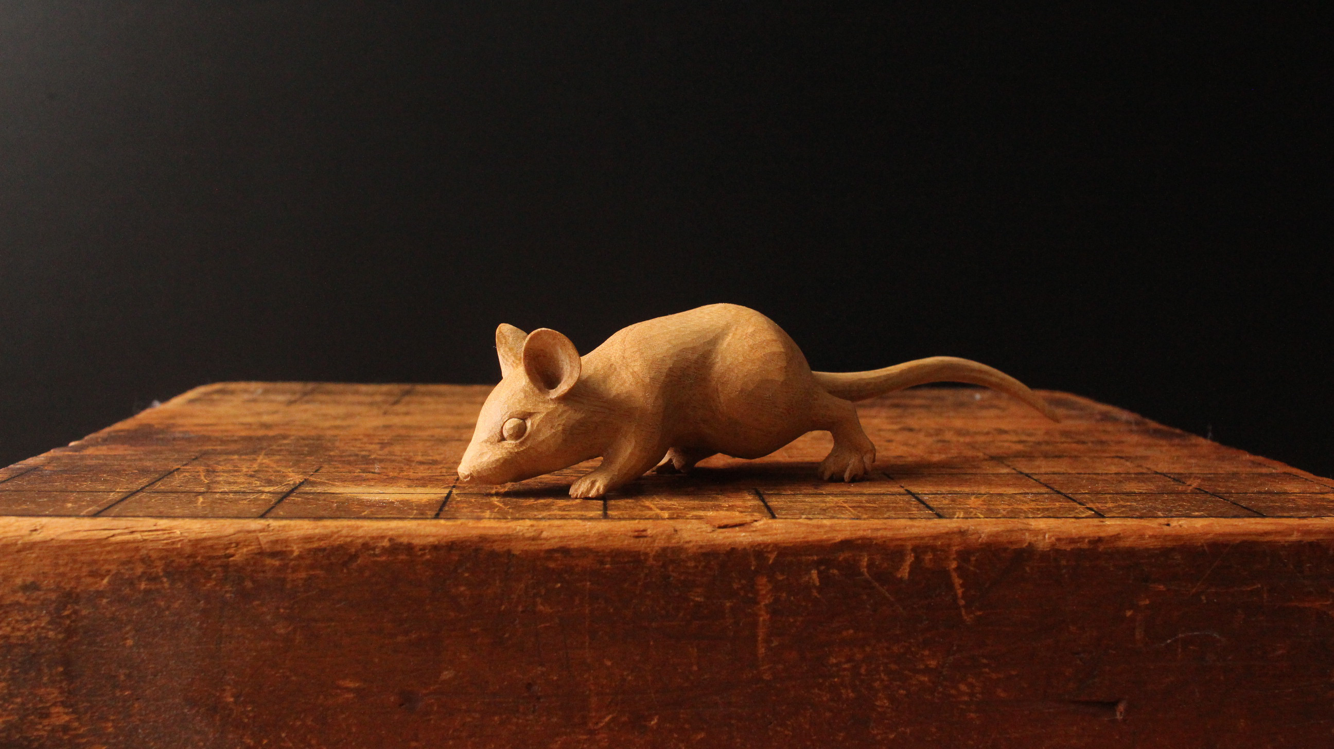 【木彫り】歩きねずみ