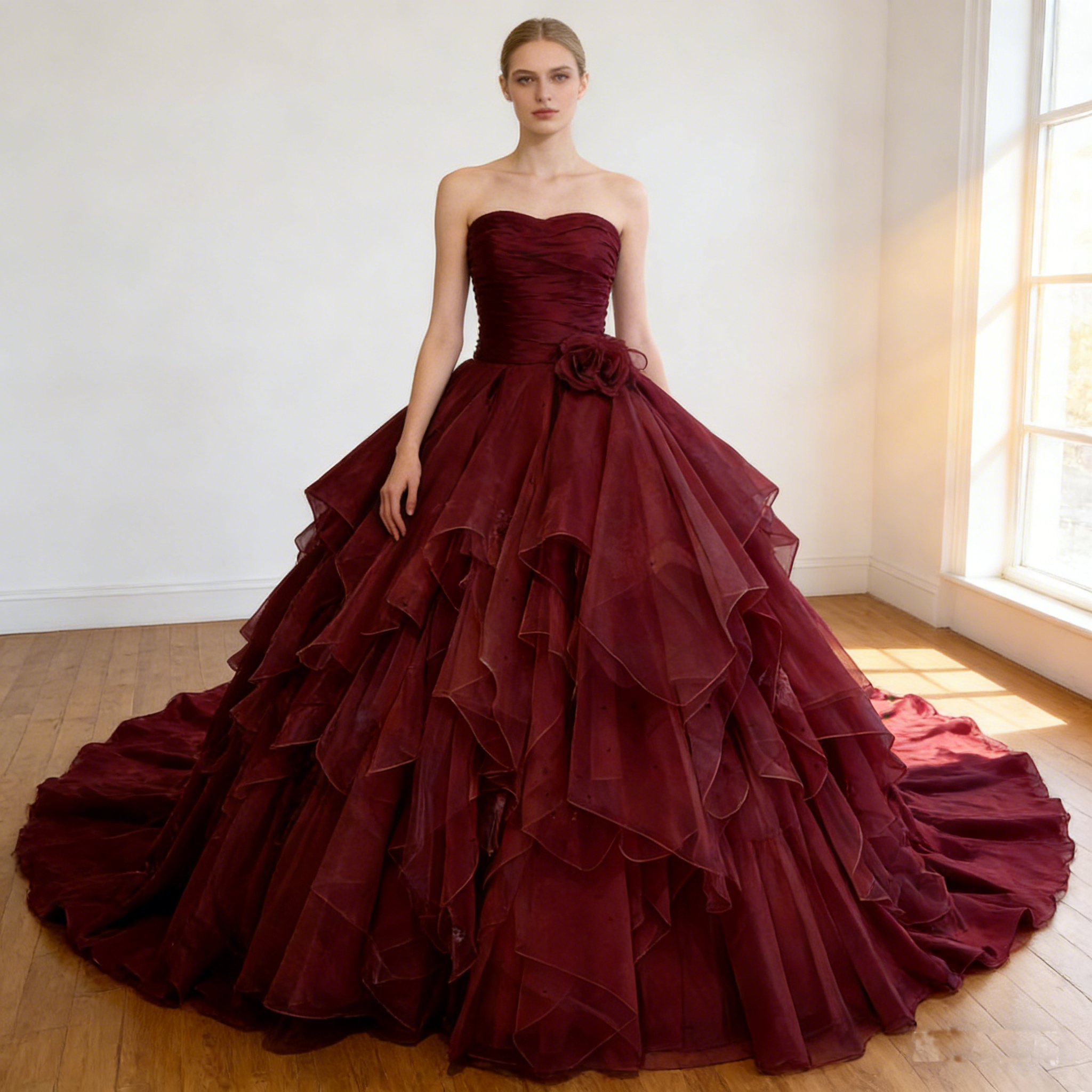 カラードレス  ボルドー色  アシンメトリードレス  スリット 柔らかく重ねたチュールスカート  華やかなトレーン