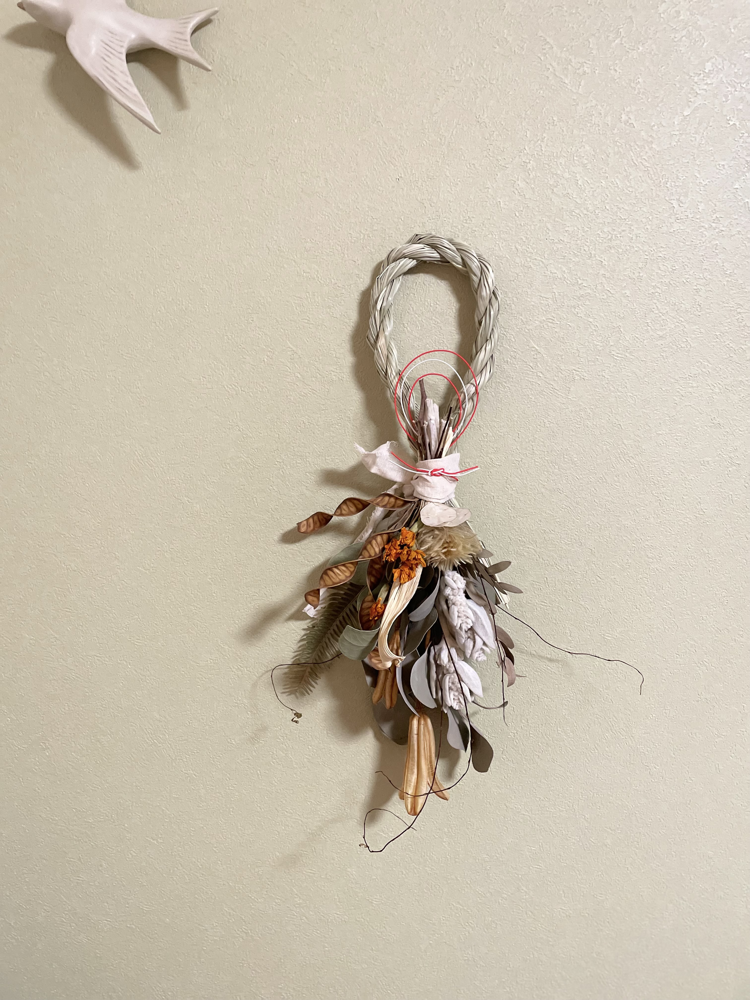 長い期間楽しめる　2way彩りのあったかスワッグ・お正月飾り　しめ縄　実物　つぼみ