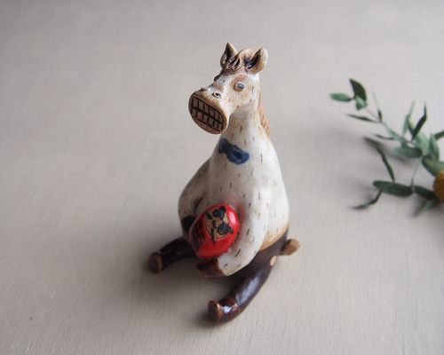 アクリル　馬の彫刻セット　DEKELS LAS'86　アートオブジェ　午年 2026年 干支 午 馬 オブジェ だるまを抱える その他置物 studio