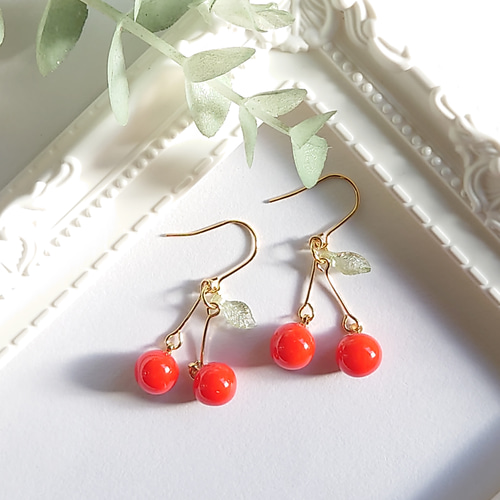 【590】さくらんぼのピアス／イヤリング／樹脂粘土 さくらんぼ ピアス/イヤリング フェイクフード サクランボ フルーツ