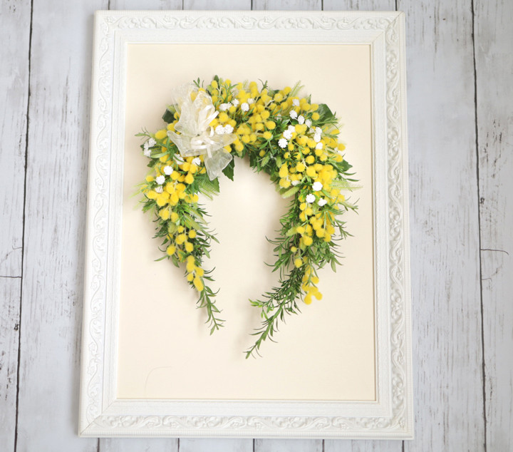 ミモザの馬蹄型フラワーリース＊春色ナチュラル アーティフィシャルフラワー＊玄関インテリア・ギフトに縁起物馬蹄型　ニッチ