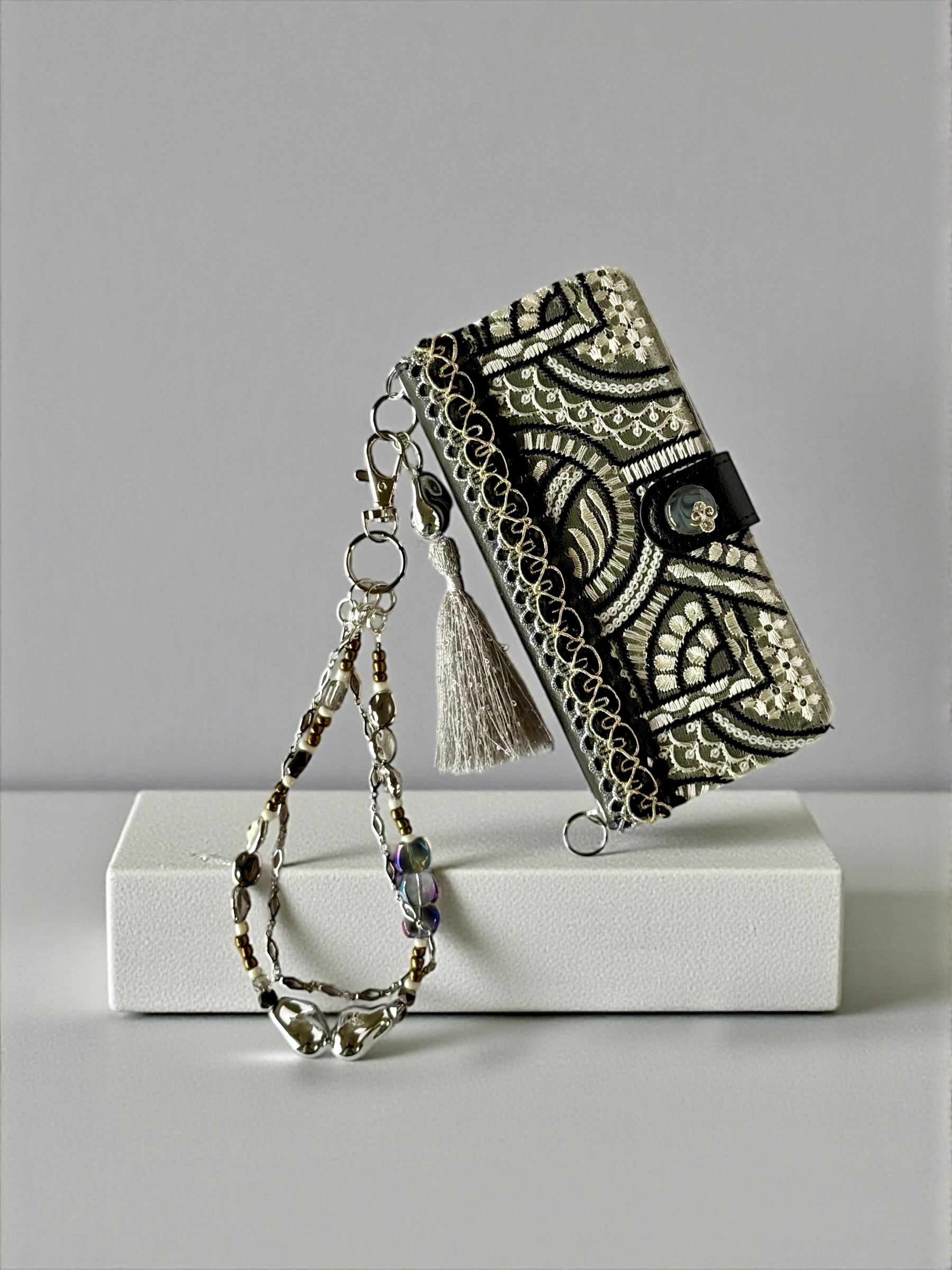 Creema限定新春福袋〈梅〉 スマホケース/ビーズストラップセット