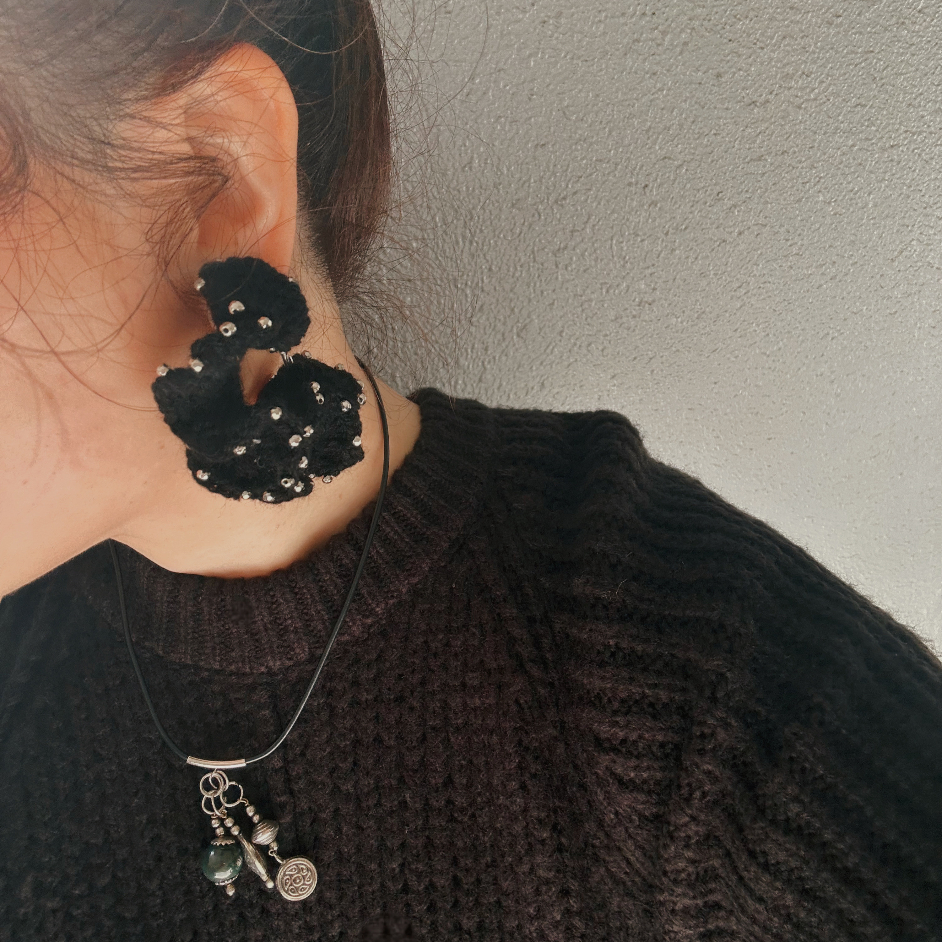 フラメンコ・フラワー・ピアス(ナイトブラック)