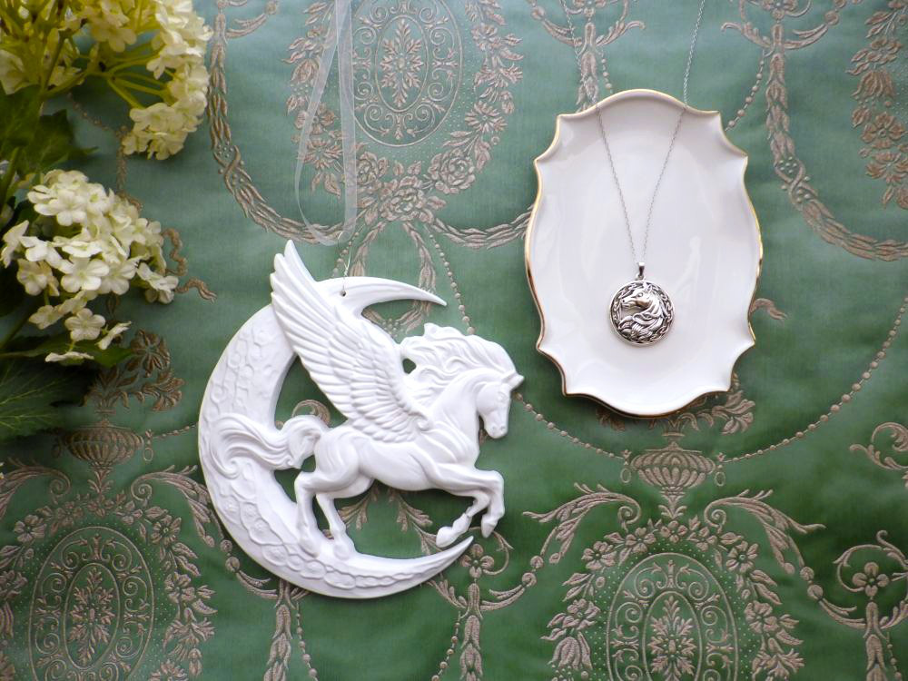 【限定数】【セット販売】コフレボックス ■ 2026干支 馬 ペガサス ■ 大きな壁飾り & ペンダント