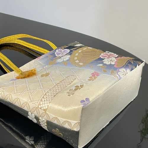 帯リメイクバッグ 枝垂れ桜に檜扇　トートバッグ 和装バッグ 帯リメイクバッグ 枝垂れ桜に檜扇 トートバッグ 和装バッグ トート