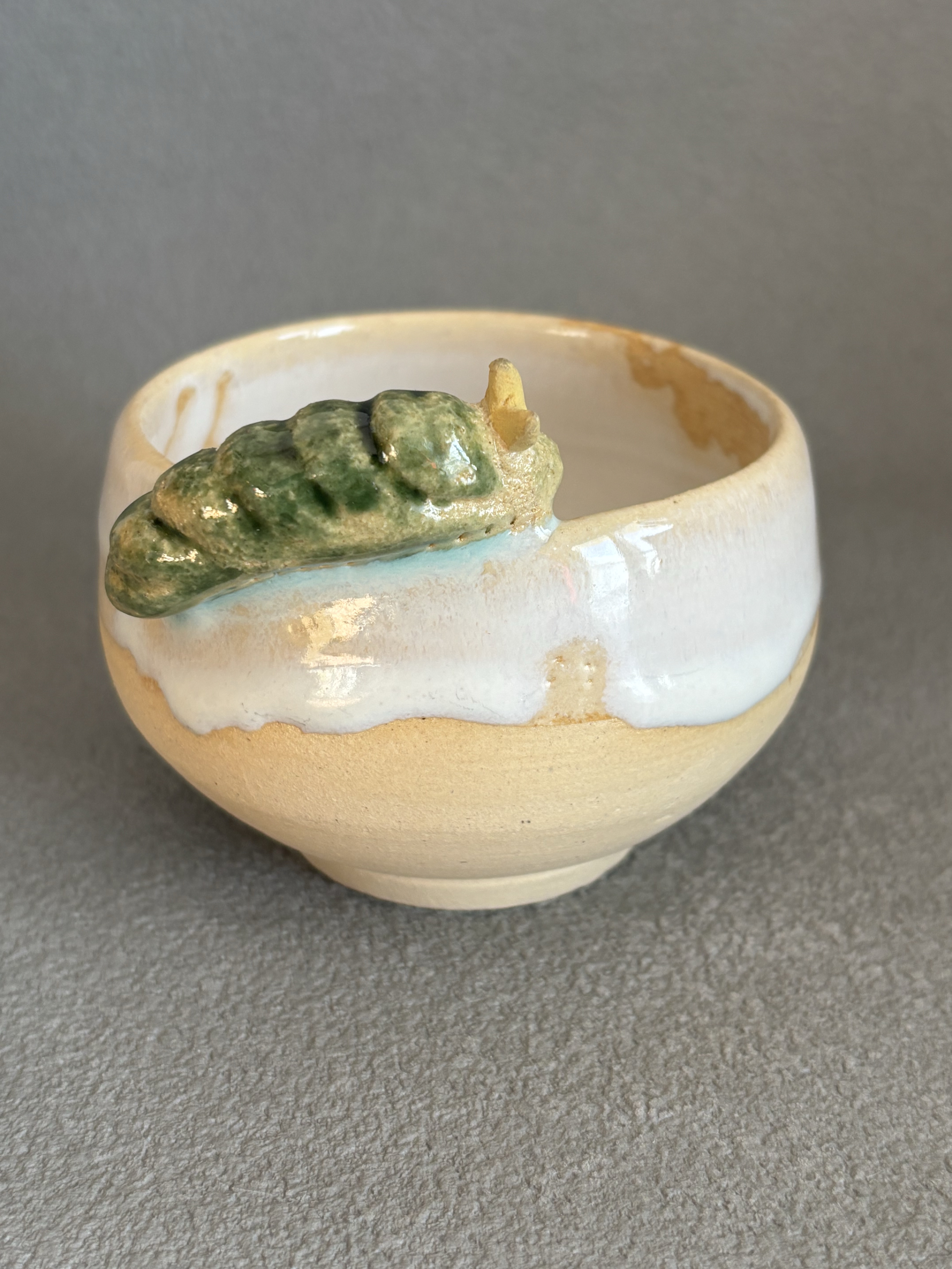 アゲハチョウ幼虫　AY-2 フリーカップ　ぐい呑み　小鉢　釉薬垂れ