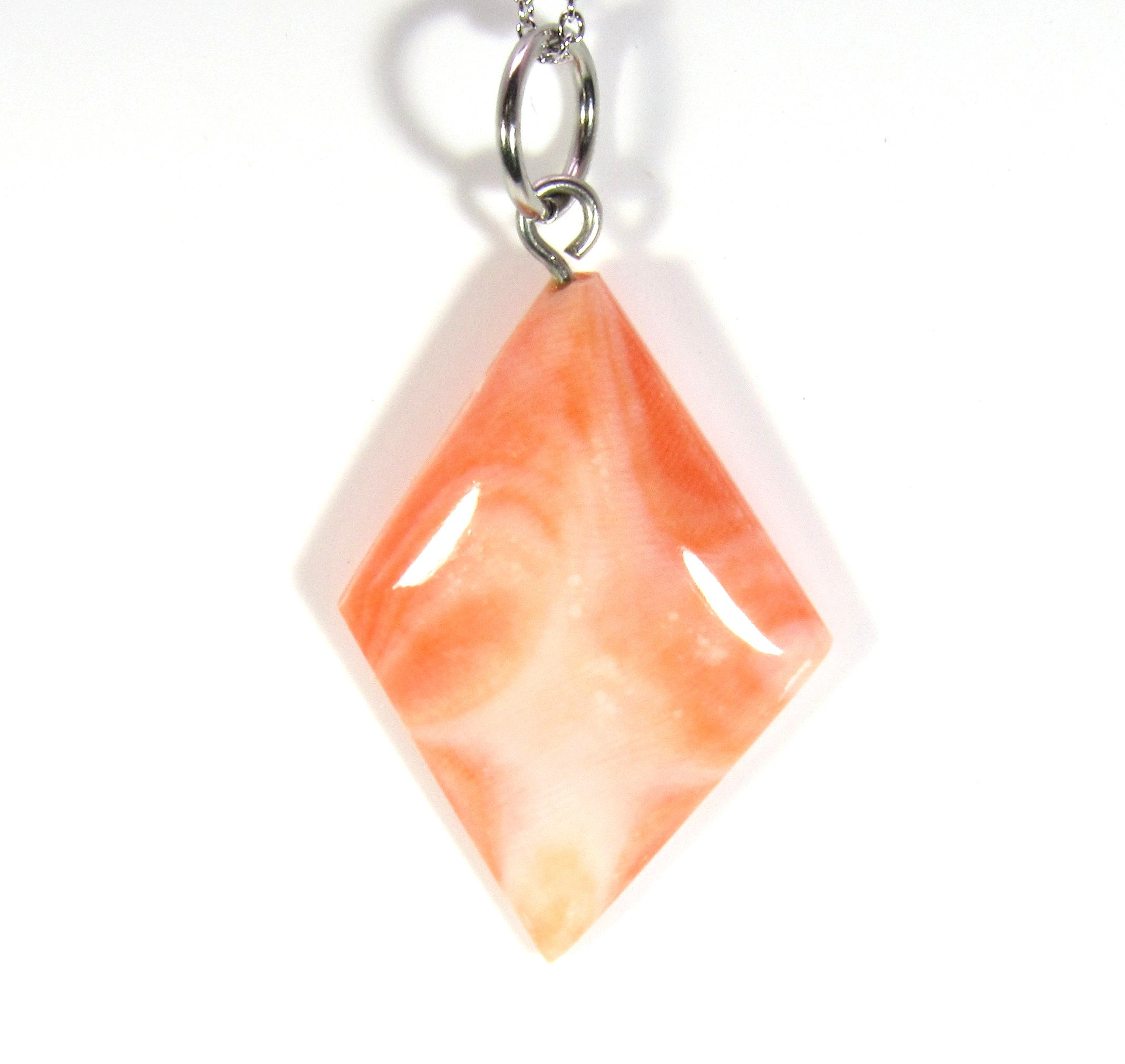 宝石珊瑚　さんご　オオバルペンダント　ネックレス　アクセサリー・ジュエリ－　　IMG－1860