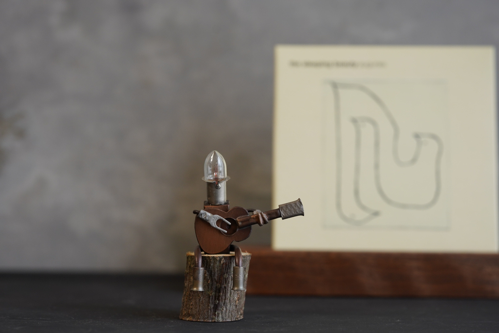 新作　腰掛けランプマン　「ギター弾き」 4,455円