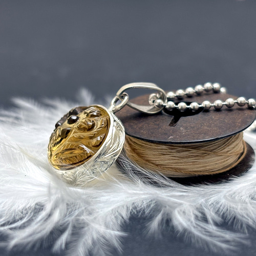 1点もの 花彫刻スモーキーレモンクォーツ ハンドエングレービング