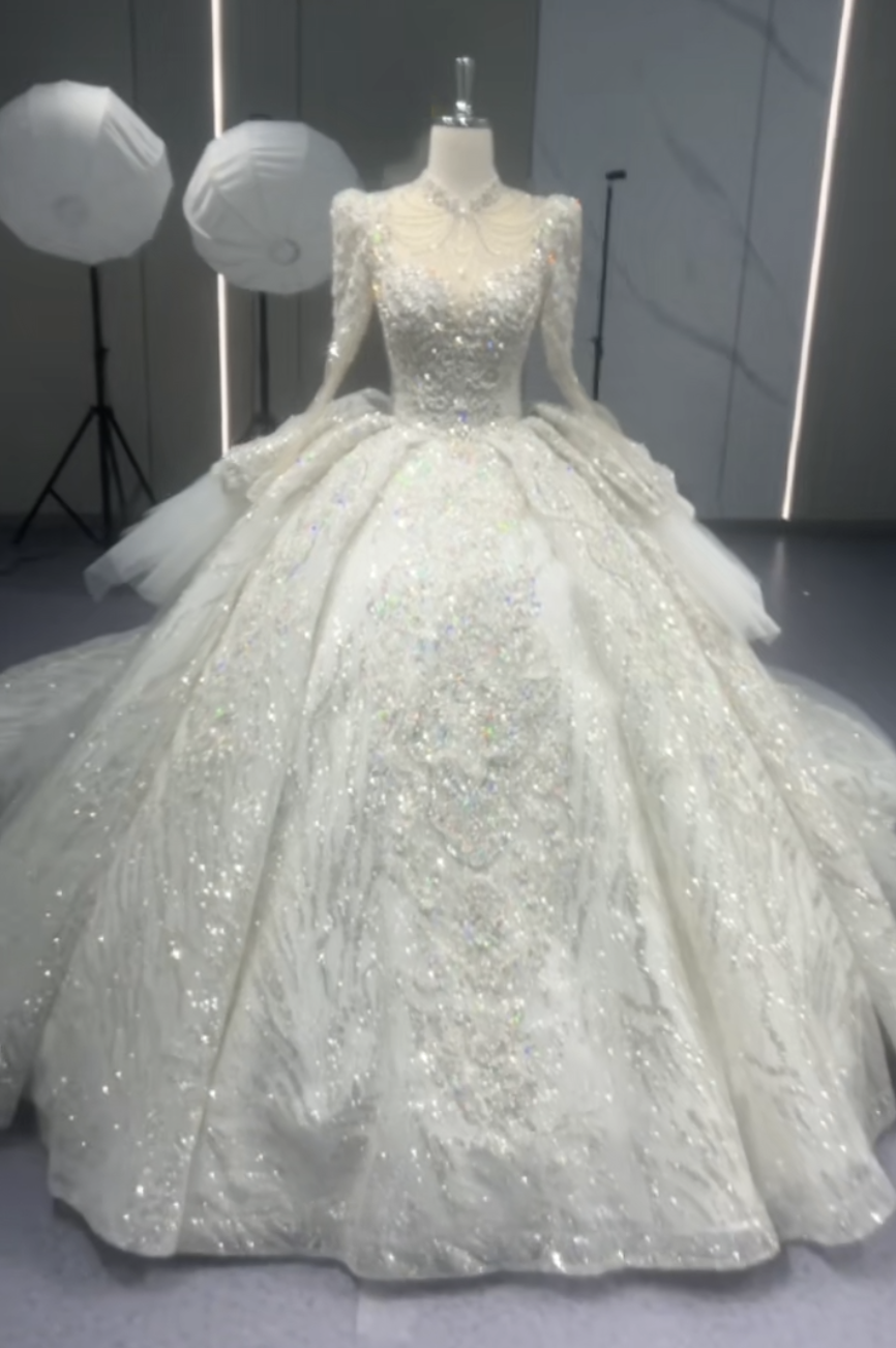 素材感を際立つ　スクエアネック　ネックレス付き　長袖　ラッフルスカート　グッリタースカート　Princessライン結婚式