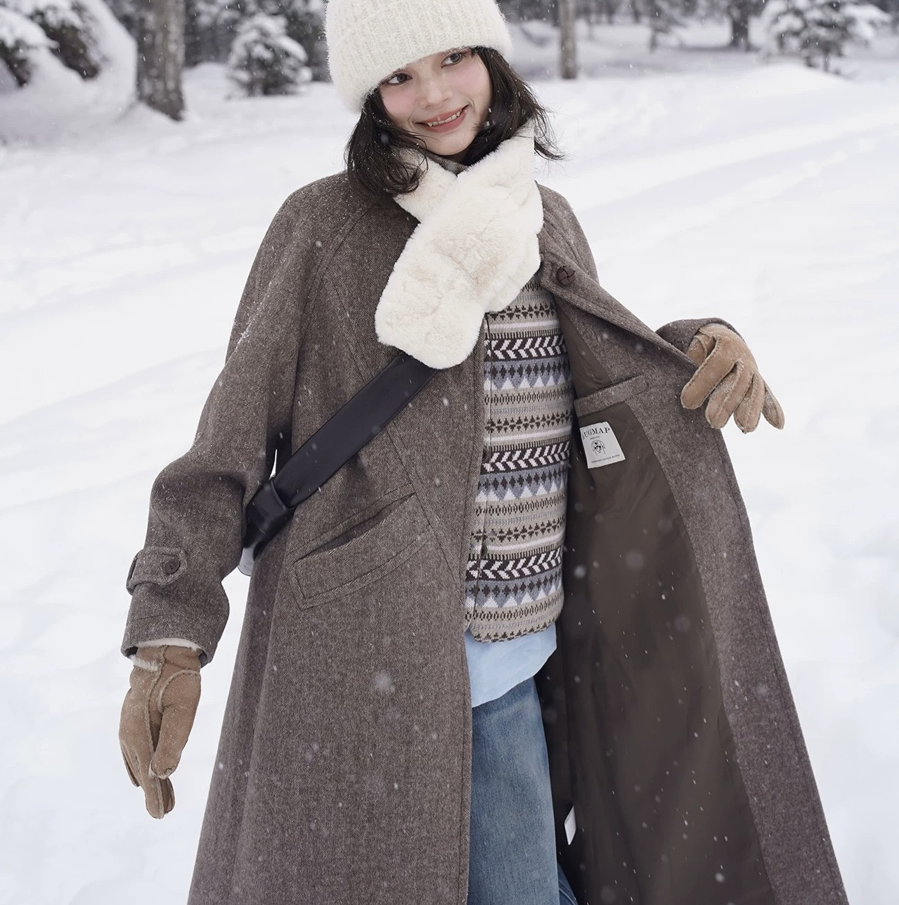 春先まで活躍 軽やか2Way襟と立体裁断ヘリンボーン柄ウール裏地付き