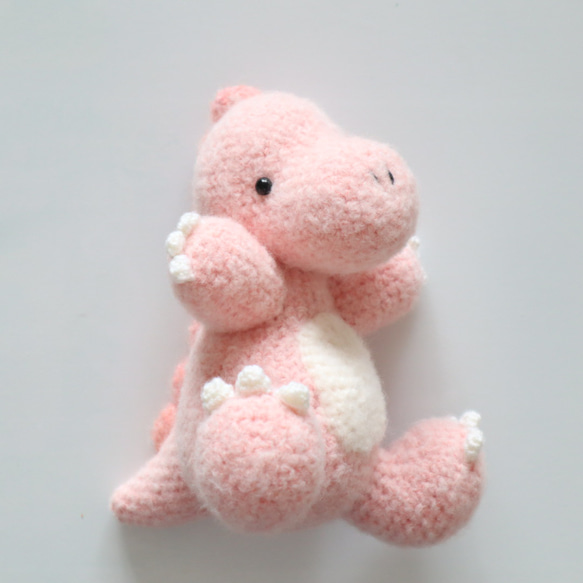 ティラノサウルスのあみぐるみ✳︎ピンク あみぐるみ AmuAmuFactory
